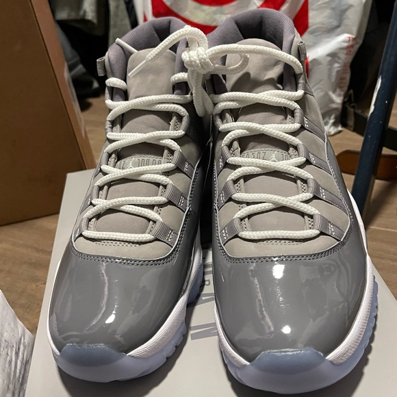 Cool Grey Air Jordans 11s size 11 - Picture 6 of 9